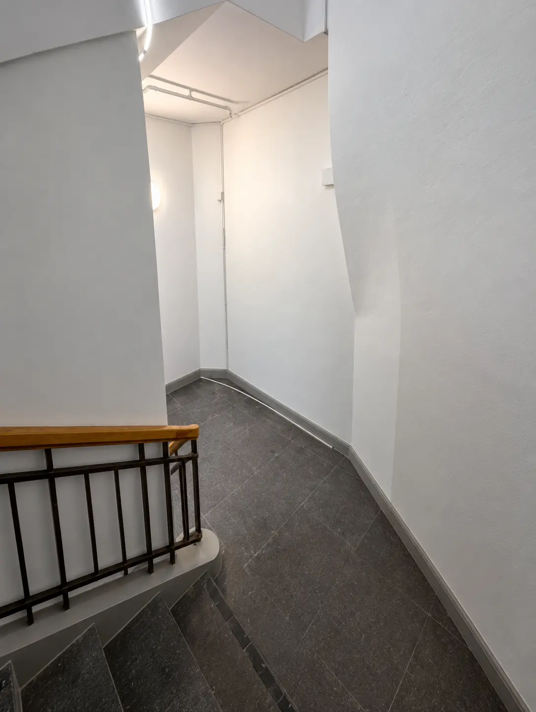 Trapphusavsats i Sundbyberg utan avskiljning före montering av gallerdörr